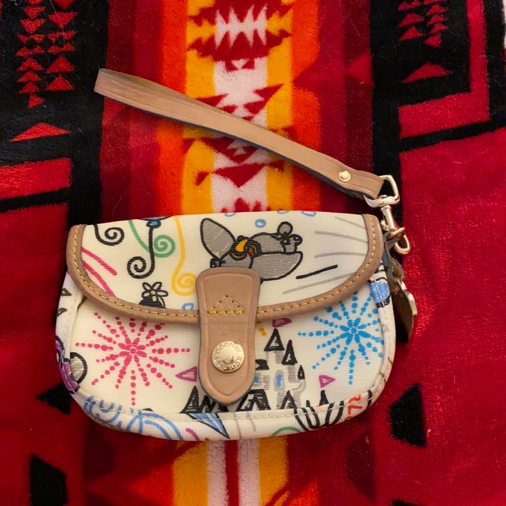 Dooney & Bourke Disney clutch bag sketch mint condition wristlet